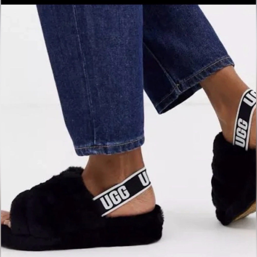UGG Women's Fluff Yeah Slides in black size 6